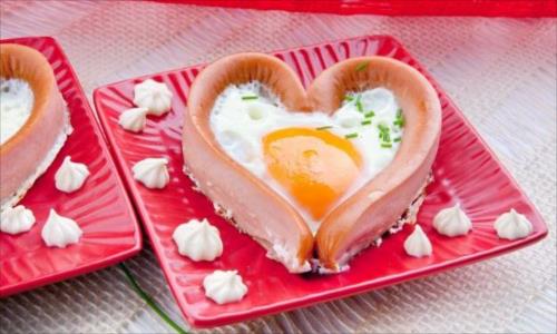 Przygotuj śniadanie z sercem – sprawdź prosty przepis na udane Walentynki